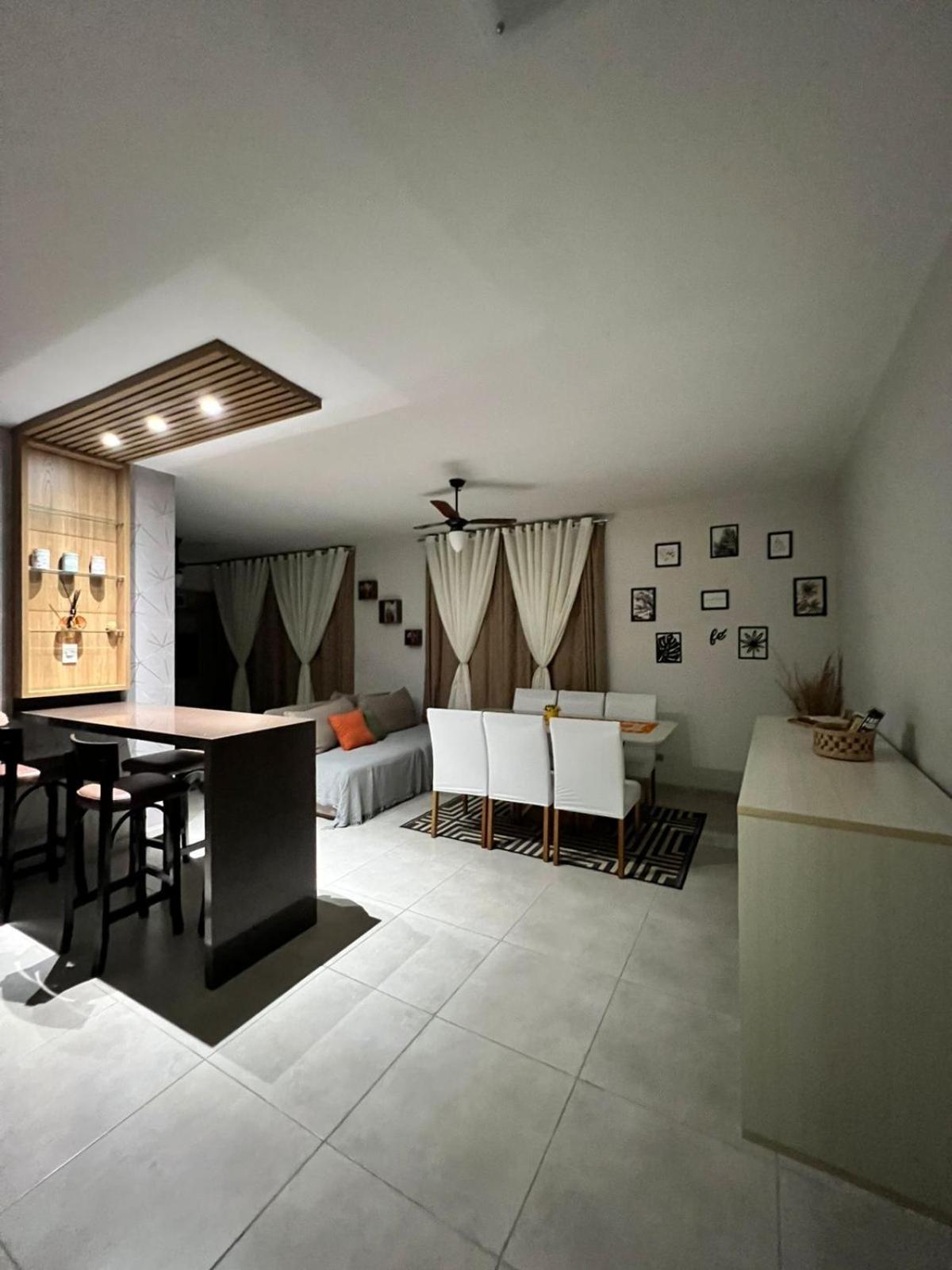 Apartamento Amplo E Belissimo! - 3 Quadras Do Mar! Гуаружа Экстерьер фото